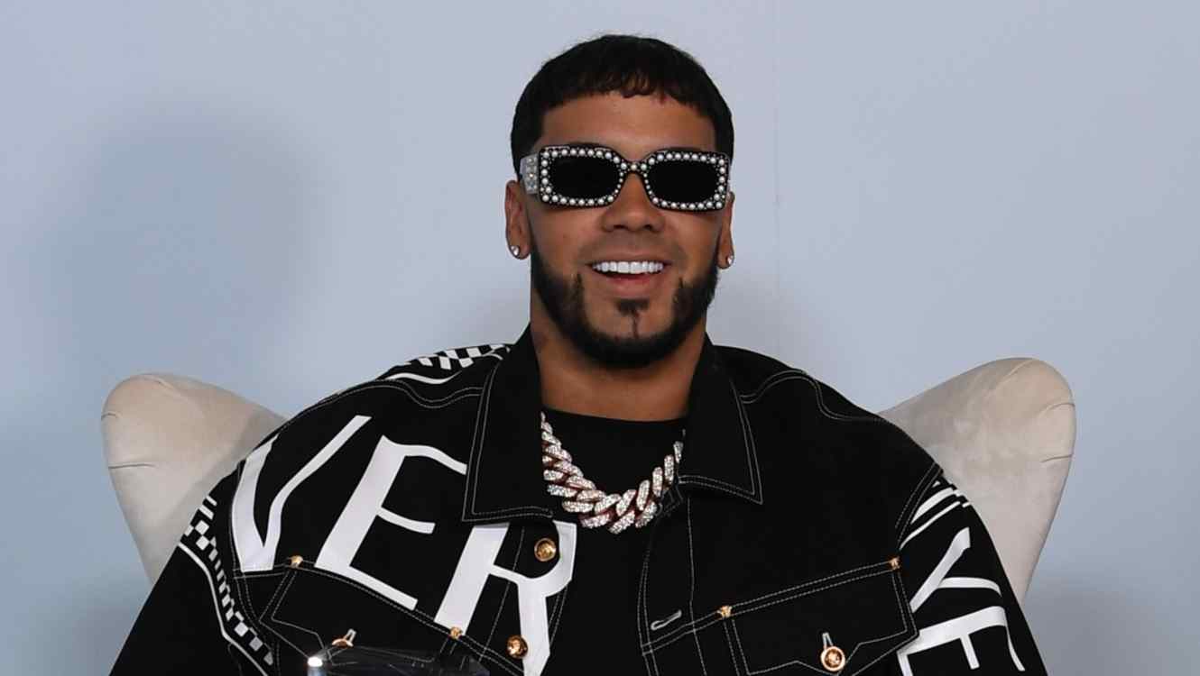 Anuel revela portada y tracklist de "Emmanuel" CORAZON URBANO