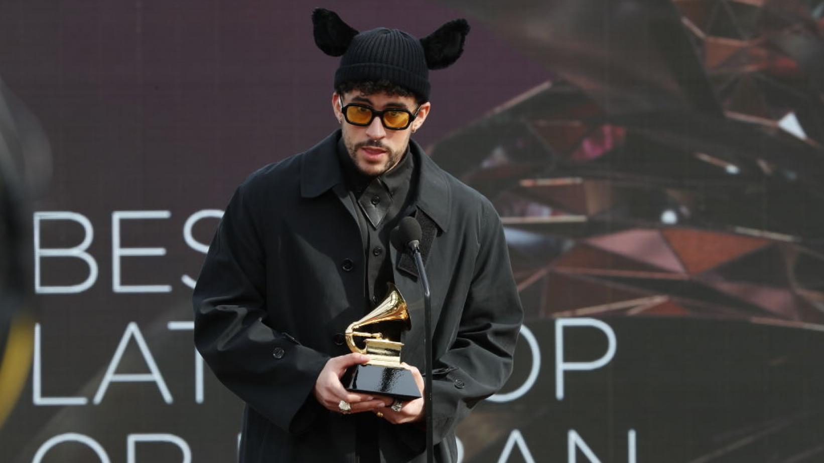 Bad Bunny se ganó su primer Grammy con su disco "YHLQMDLG" CORAZON URBANO
